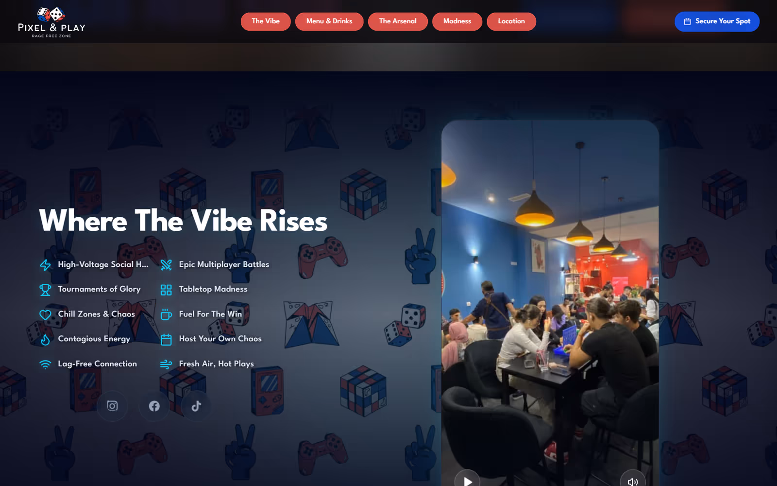 Pixel & Play Gaming Café page section on desktop
